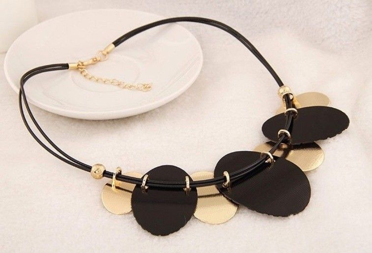Dhrohar Black and Gold Tone Rose Gold Plated Alloy Necklace