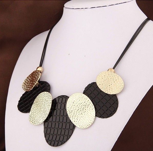 Dhrohar Black and Gold Tone Rose Gold Plated Alloy Necklace thumbnail 3